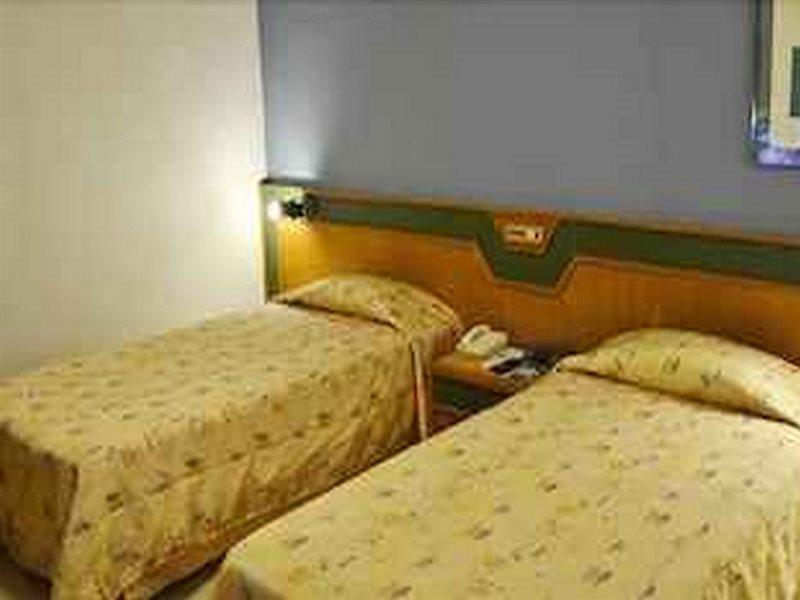 Itatiaia Hotel Passo Fundo Bagian luar foto